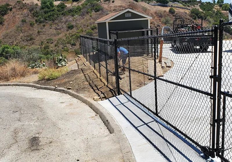 Well Crafted Chain Link Fence for Homes near Tustin